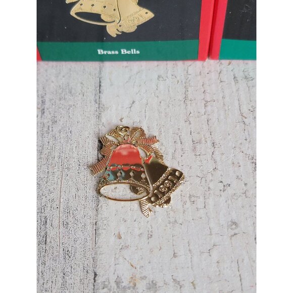 Hallmark miniature snowflake sleigh bells ornament Xmas set - Picture 2 of 6